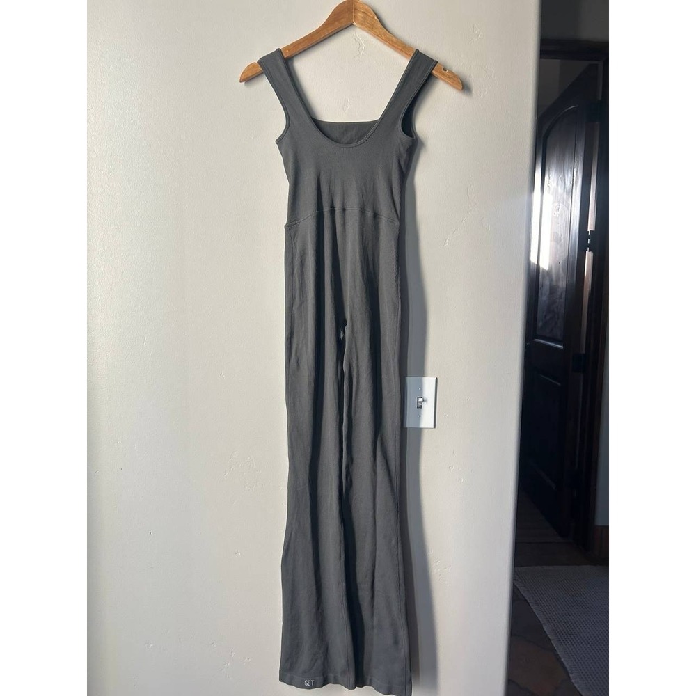 Set Active Ribbed Flare Jumpsuit Neutral Yoga Athleisure Activewear Clean Girl S